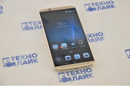 ZTE Axon7 A2017G Gold 4Gb/64Gb
