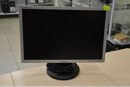 Монитор Samsung 2223NW