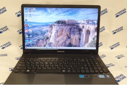 Samsung NP300E5A-S0CRU б/у (Intel Core i3-2350m/8Gb/SSD 100Gb+320Gb/Intel HD 3000/15.6/Win 10)